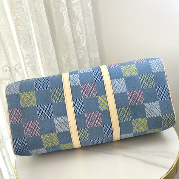 ルイヴィトンバッグ着用イメージ